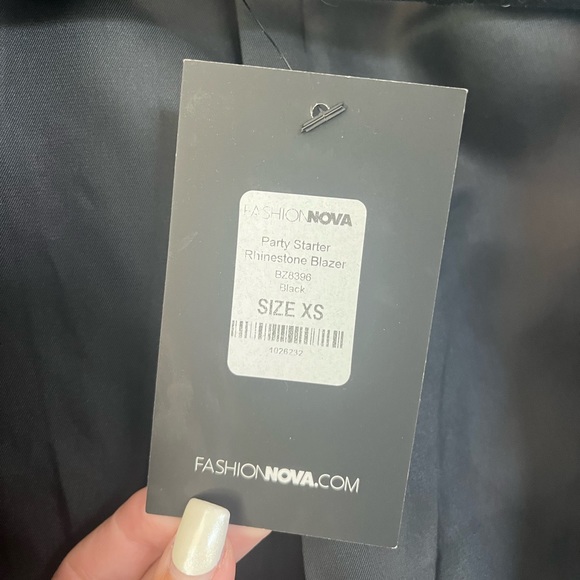 Fashion Nova blazer - Picture 3 of 4